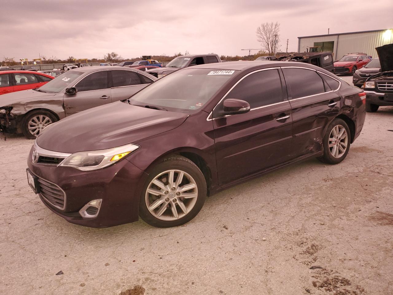 2015 Toyota Avalon - Image 1