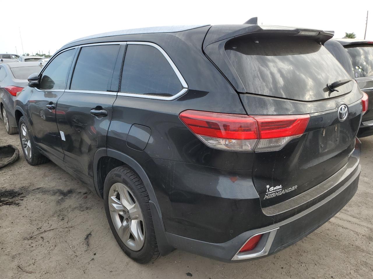 2019 Toyota Highlander - Image 2