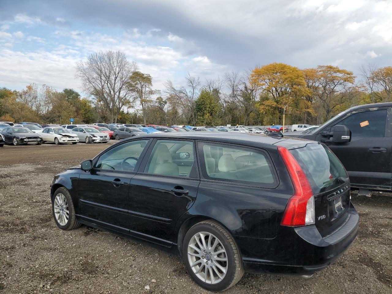 2011 Volvo V50 T5 VIN: YV1672MW5B2617766 Lot: 76826374