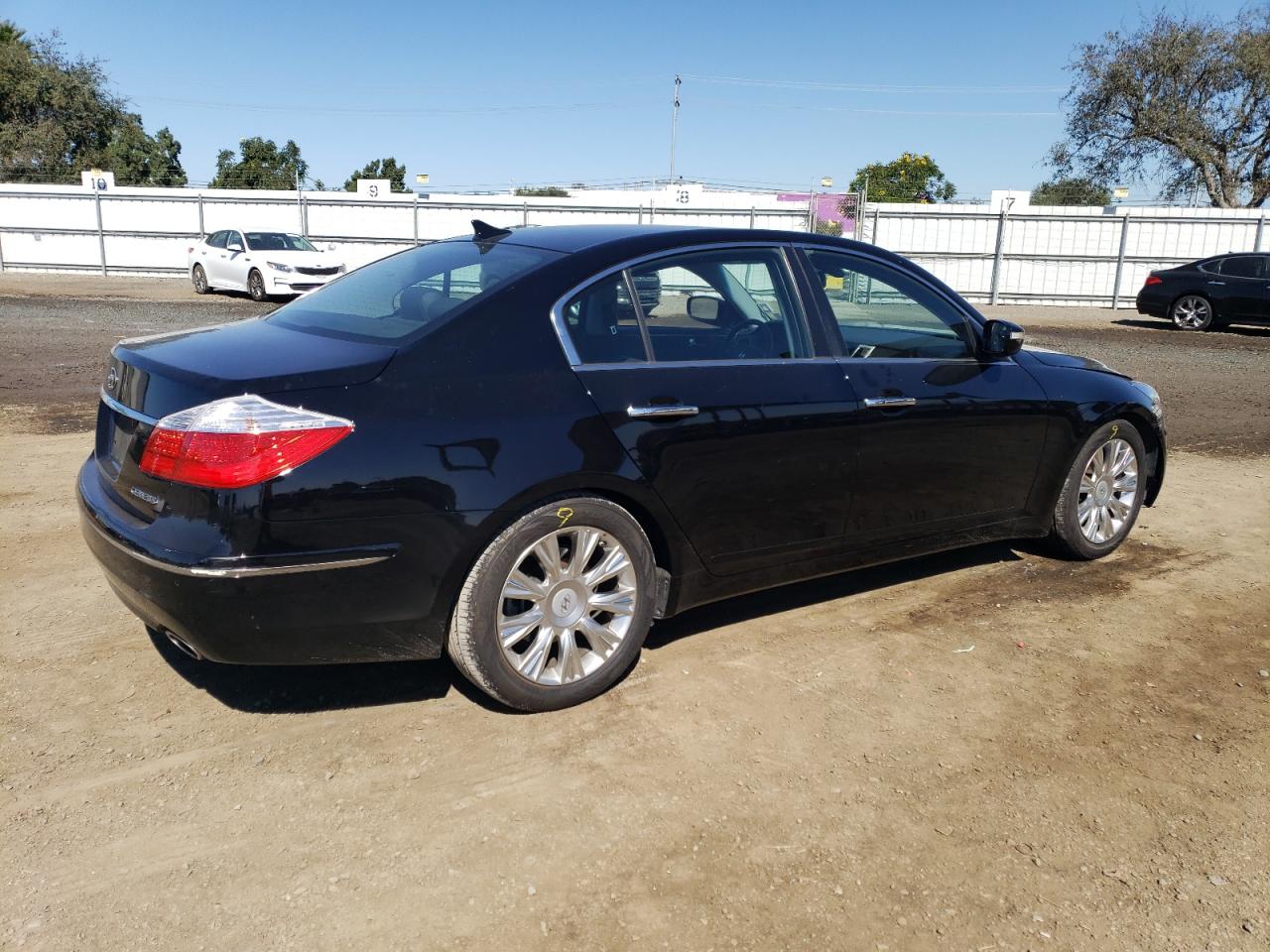 2009 Hyundai Genesis - Image 3