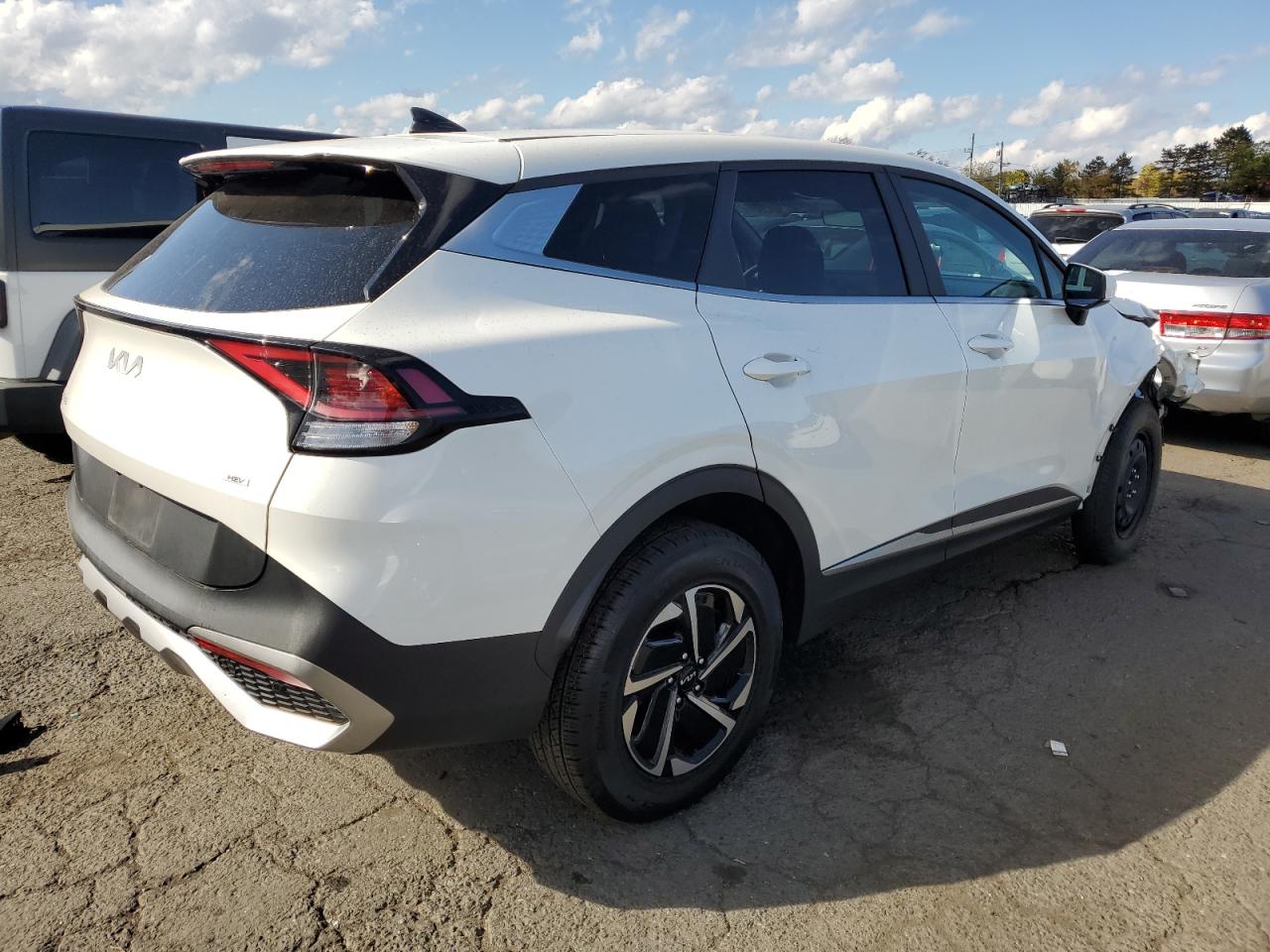 2023 Kia Sportage - Image 3