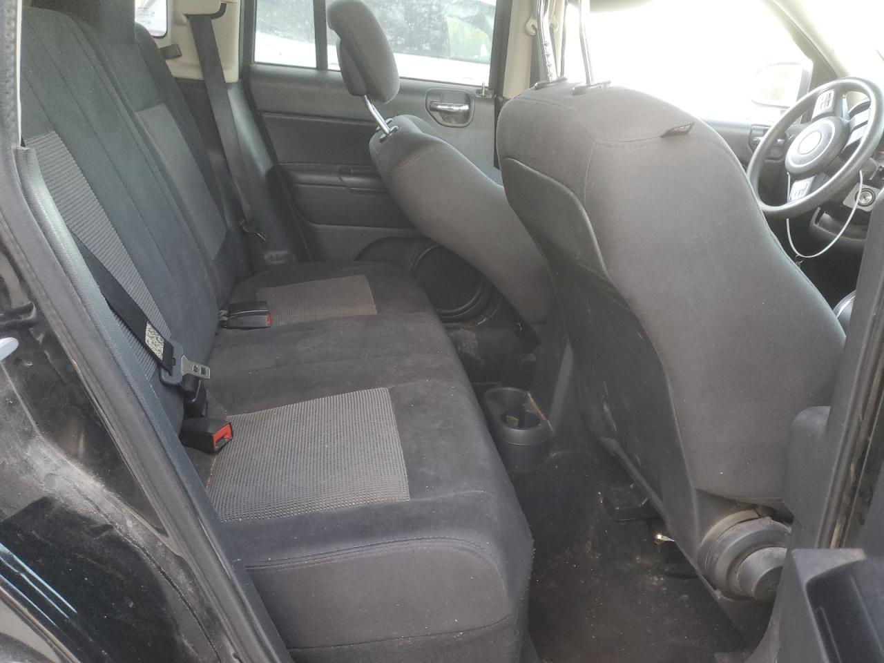 2012 Jeep Compass - Image 11