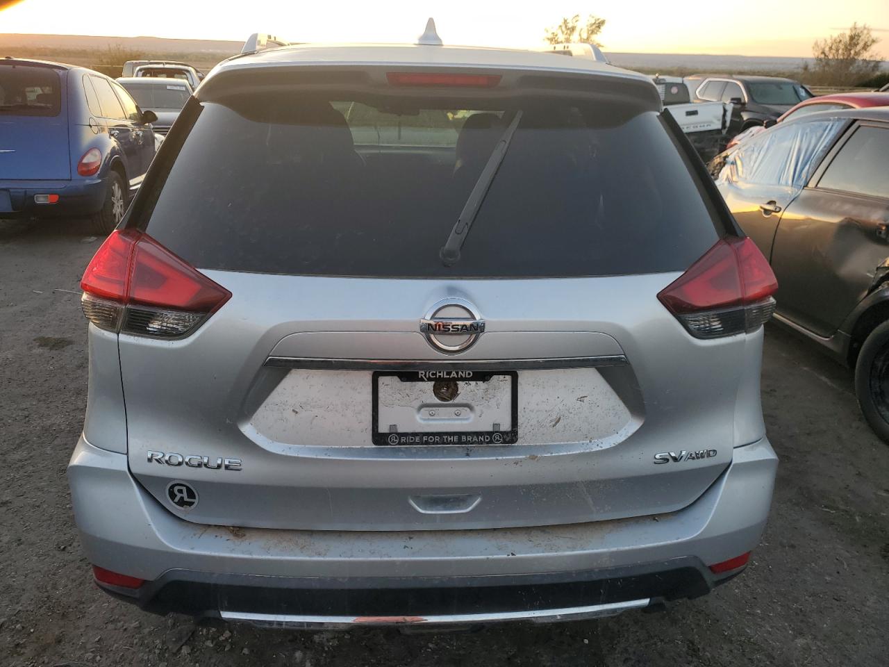 2017 Nissan Rogue - Image 6