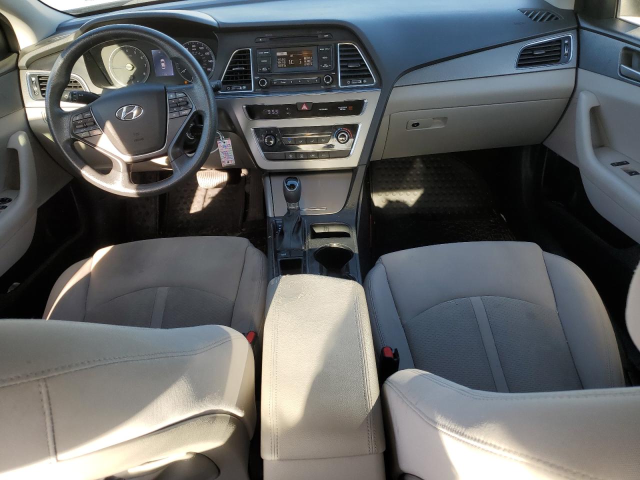 2017 Hyundai Sonata - Image 8