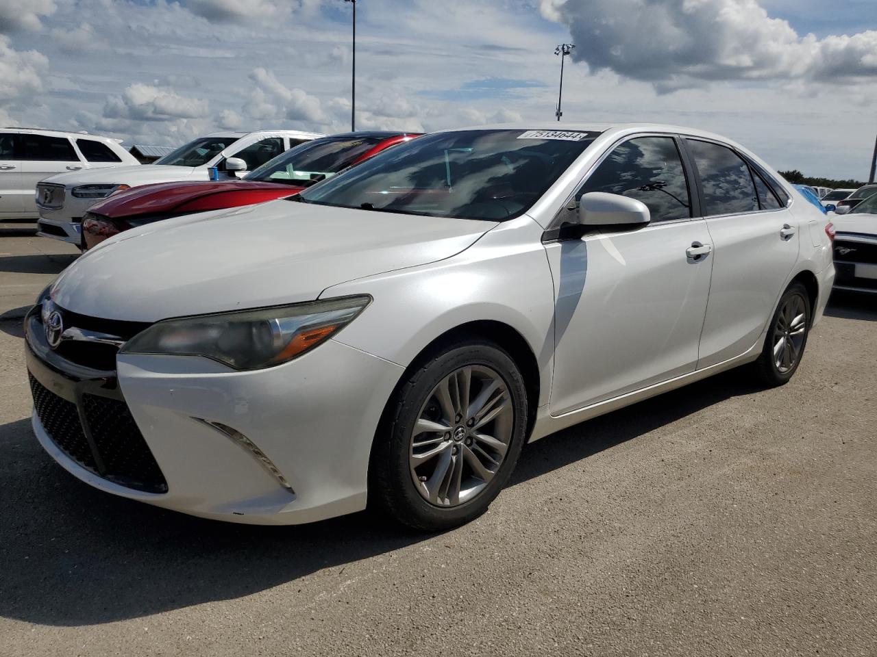 4T1BF1FK0FU085991 2015 TOYOTA CAMRY - Image 1