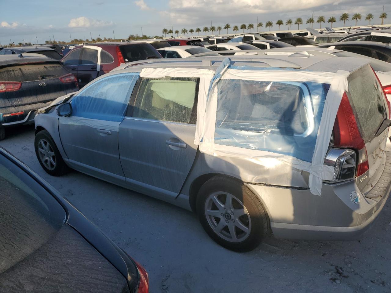2008 Volvo V70 - Image 2