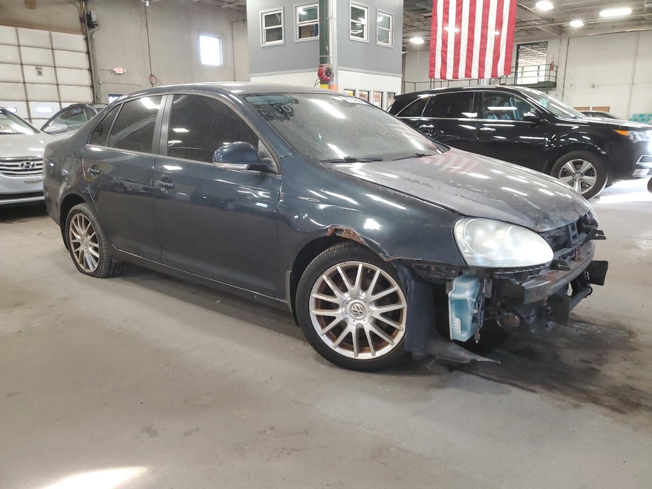 2009 Volkswagen Jetta - Image 4