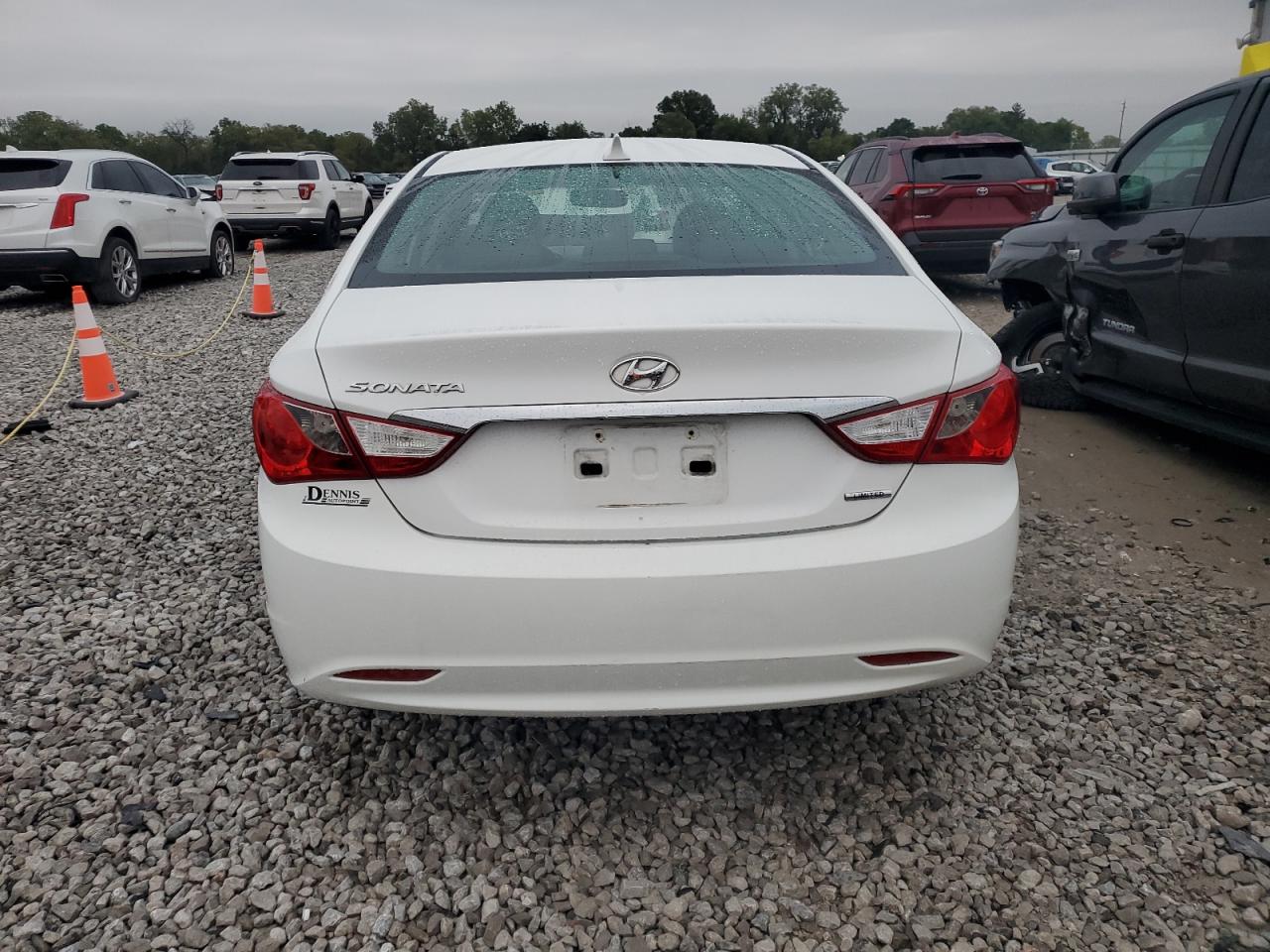 5NPEC4AC3BH073236 2011 Hyundai Sonata Se