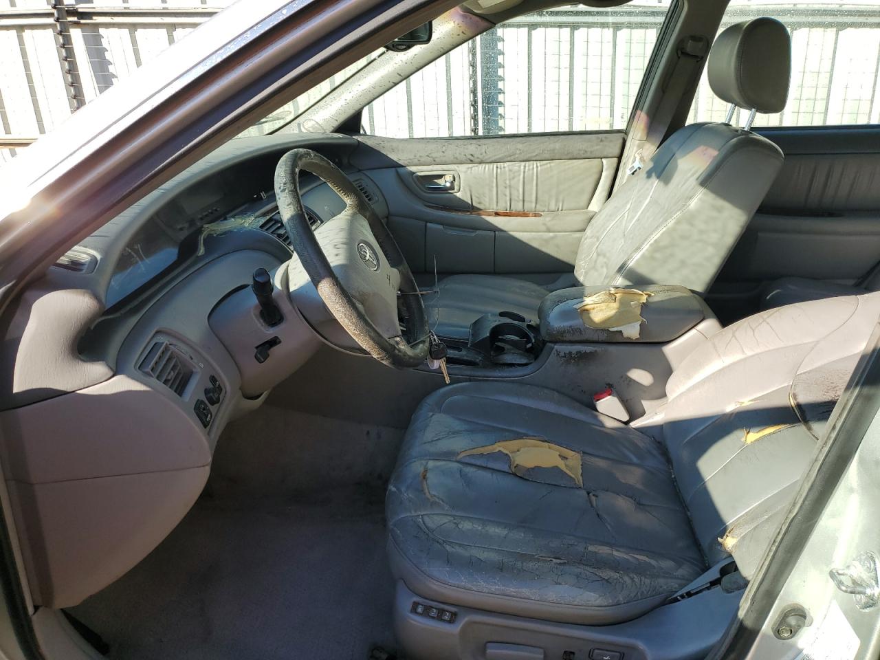 2002 Toyota Avalon - Image 7