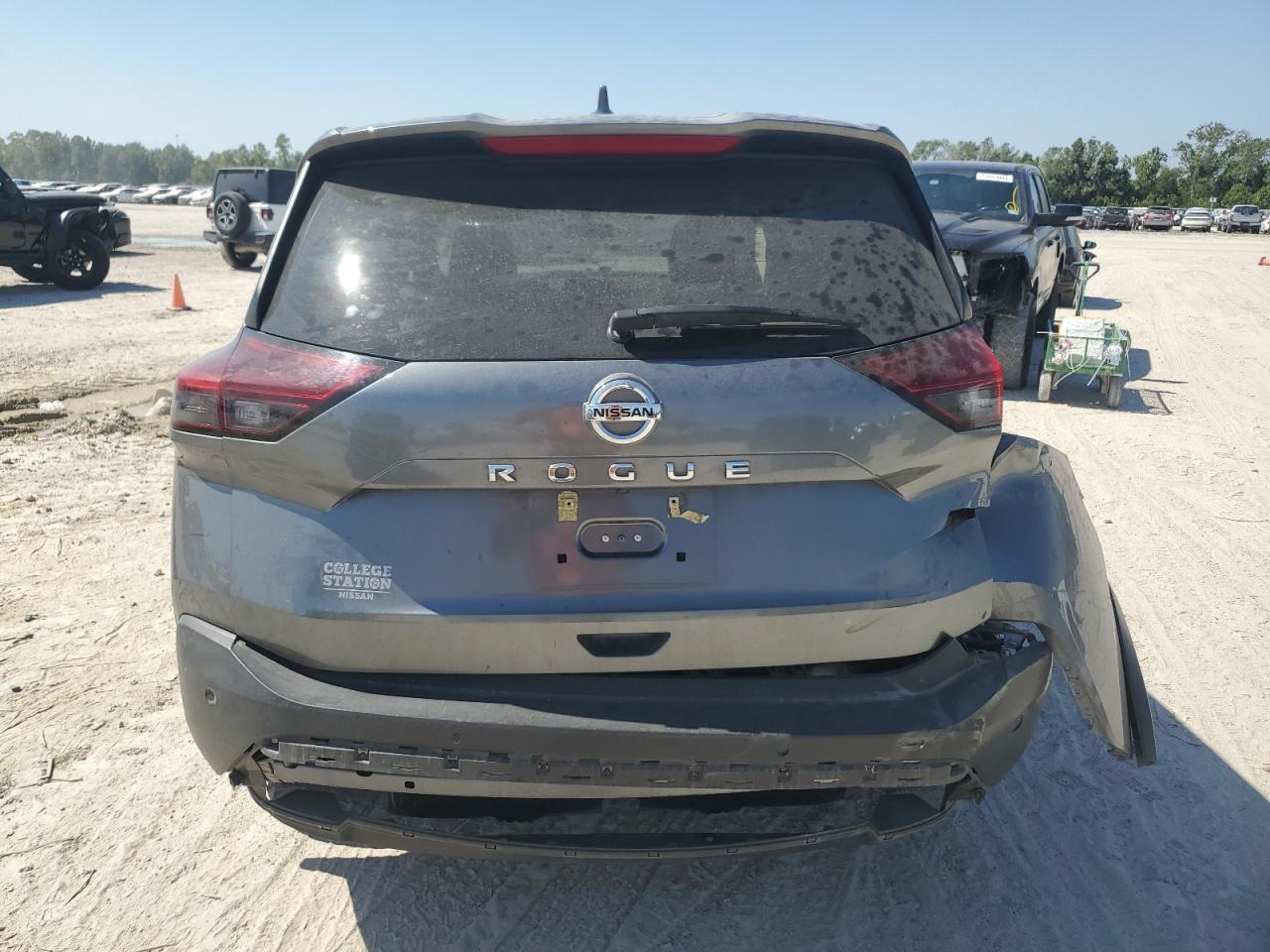 2021 Nissan Rogue - Image 6