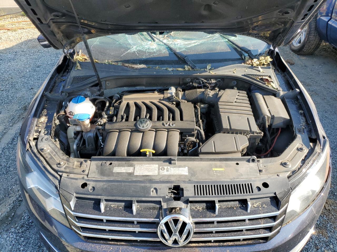 1VWCM7A39FC045087 2015 Volkswagen Passat Sel