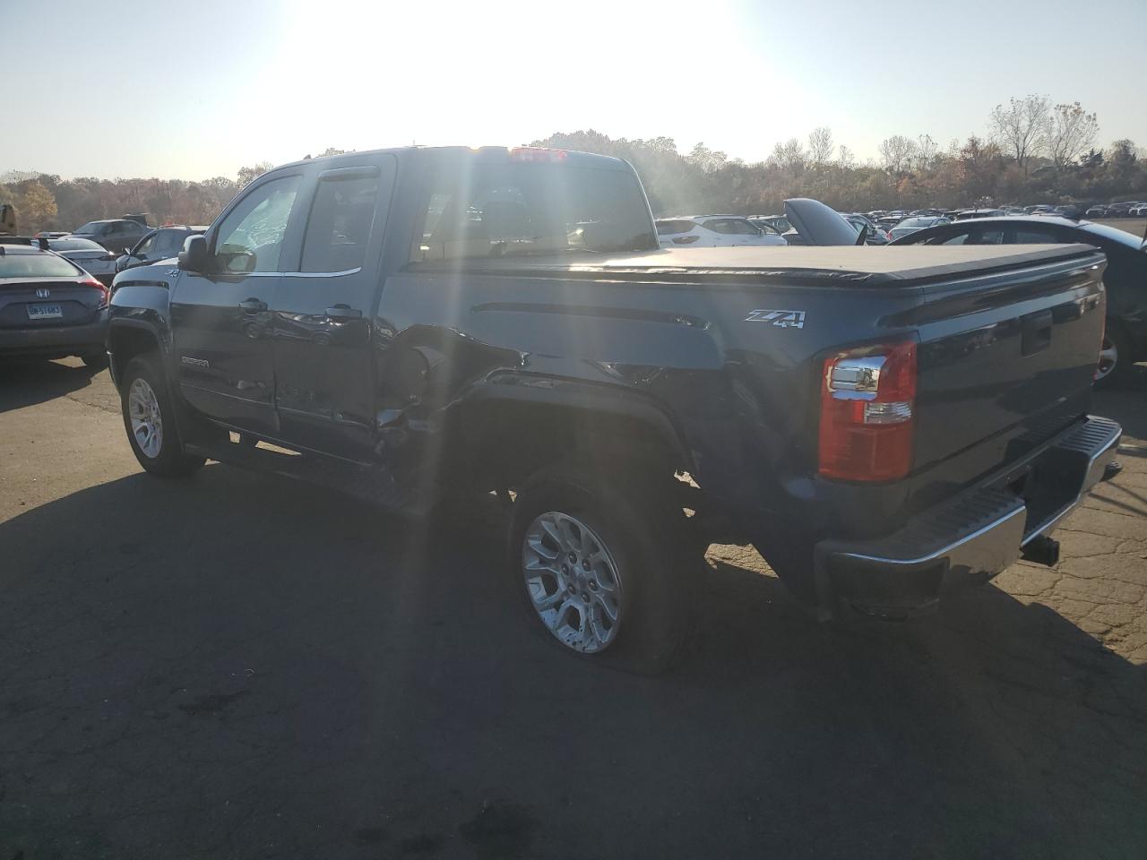 2015 GMC Sierra - Image 2