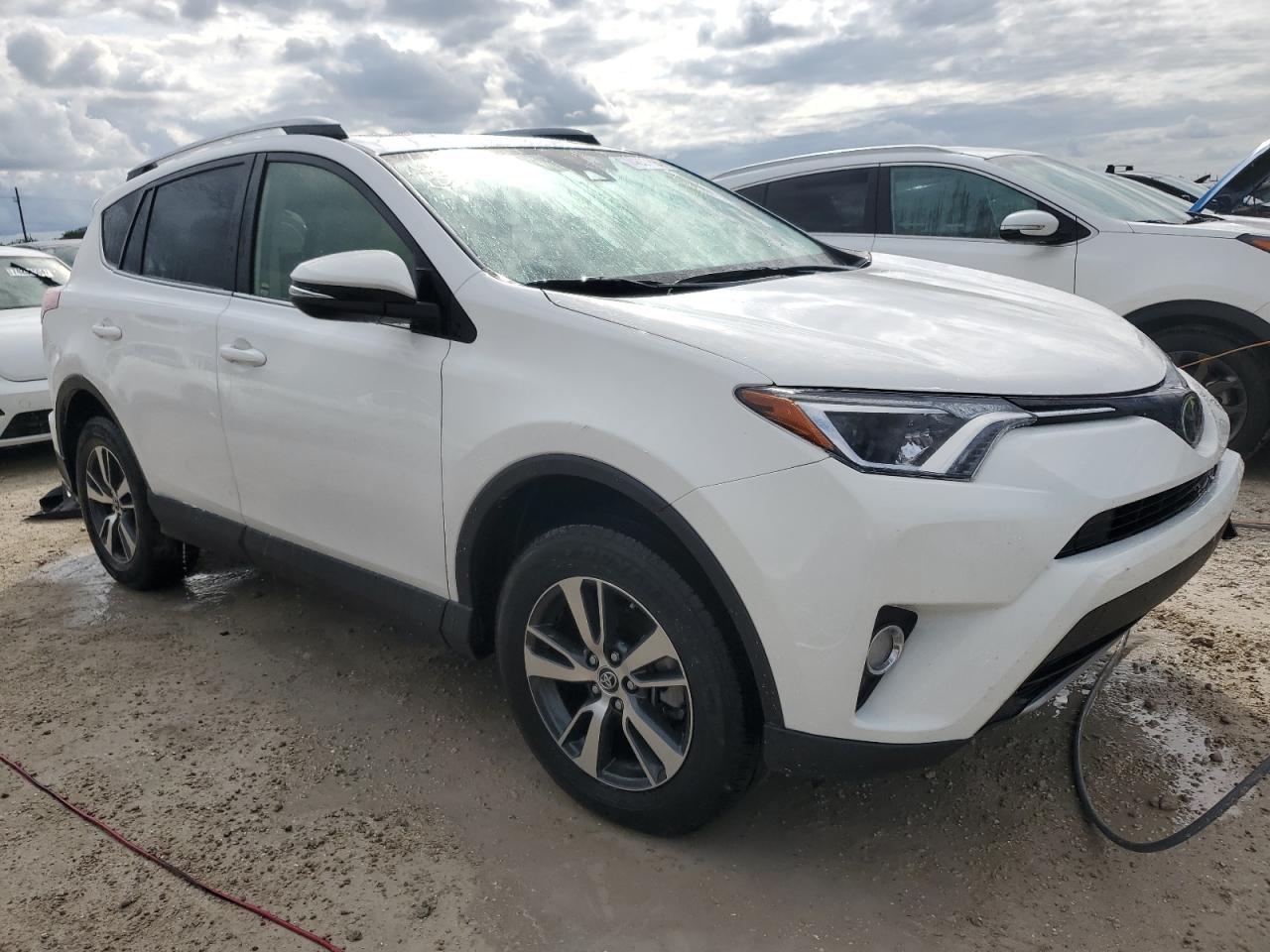 2018 Toyota RAV 4 - Image 4
