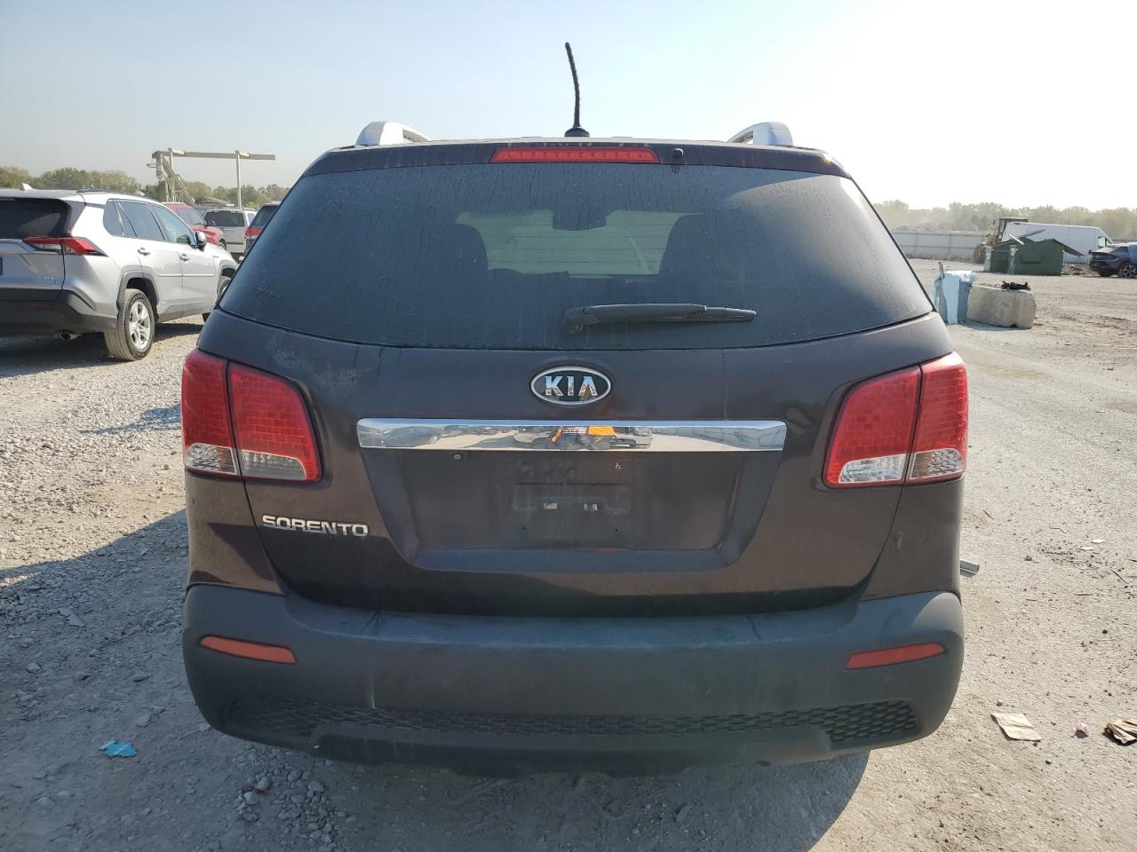 5XYKT3A61CG283897 2012 Kia Sorento Base