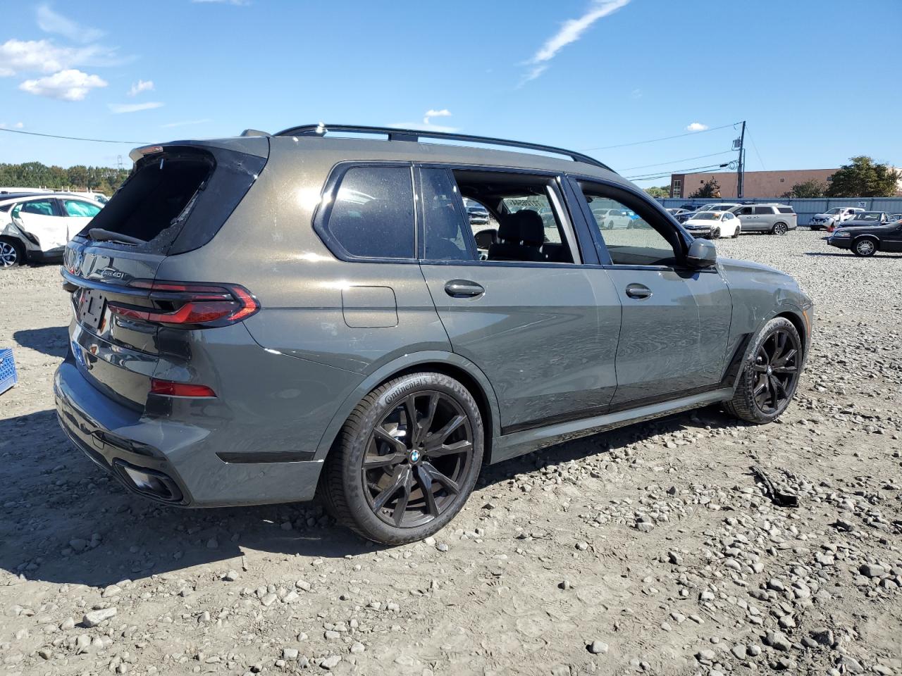 2024 BMW X7 - Image 3