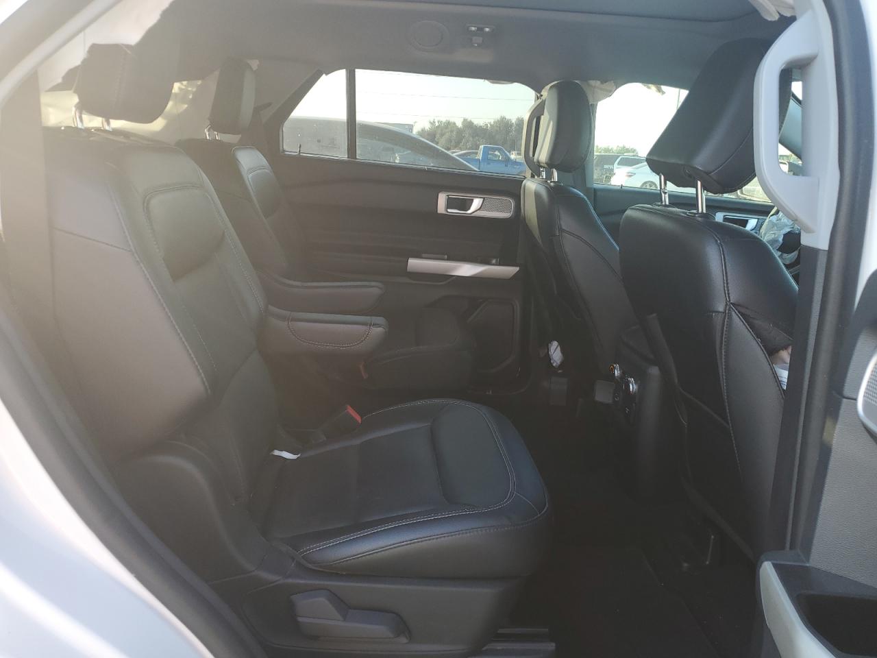 2021 Ford Explorer - Image 11