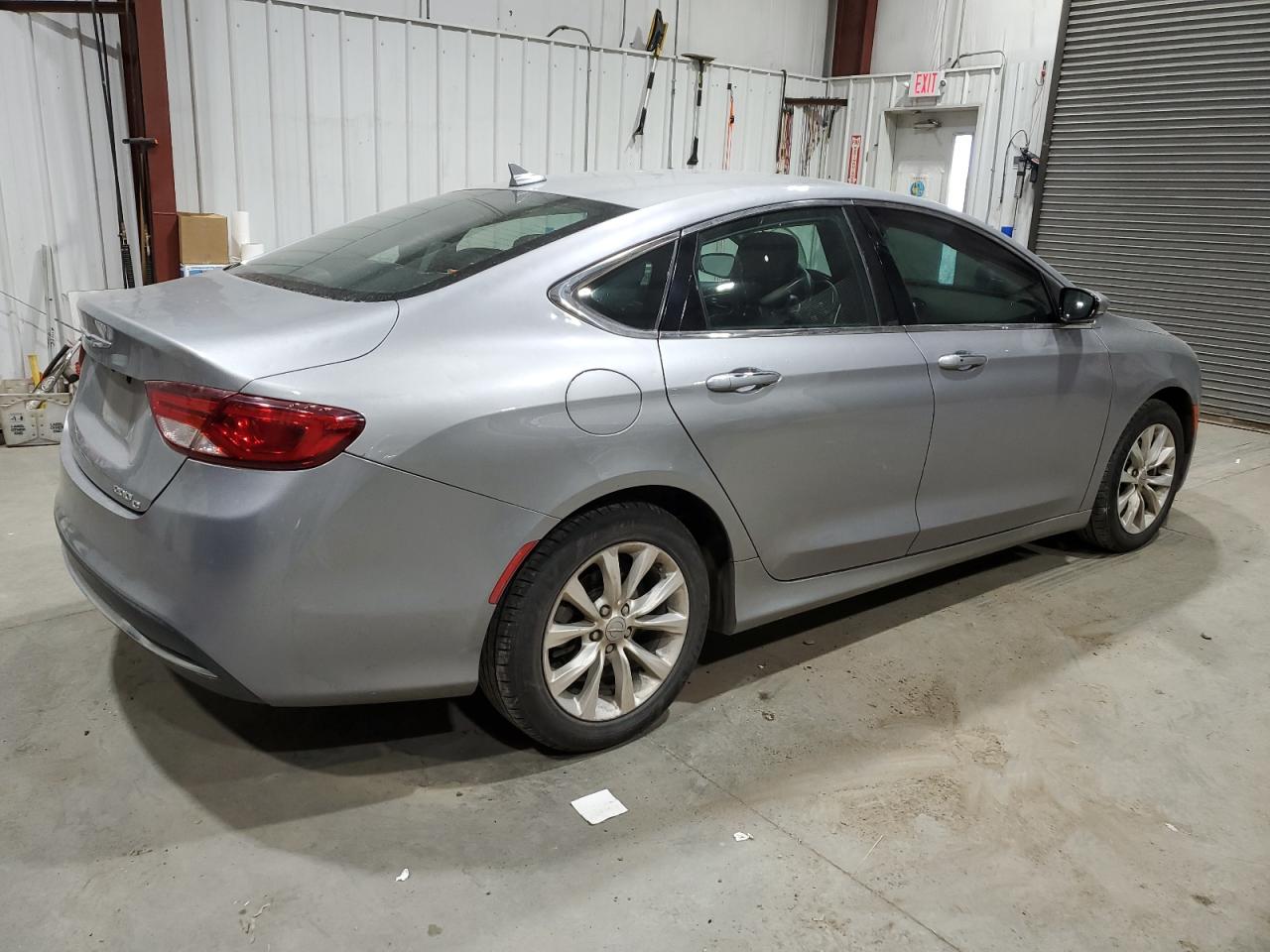 VIN 1C3CCCCB2FN655733 2015 CHRYSLER 200 no.3