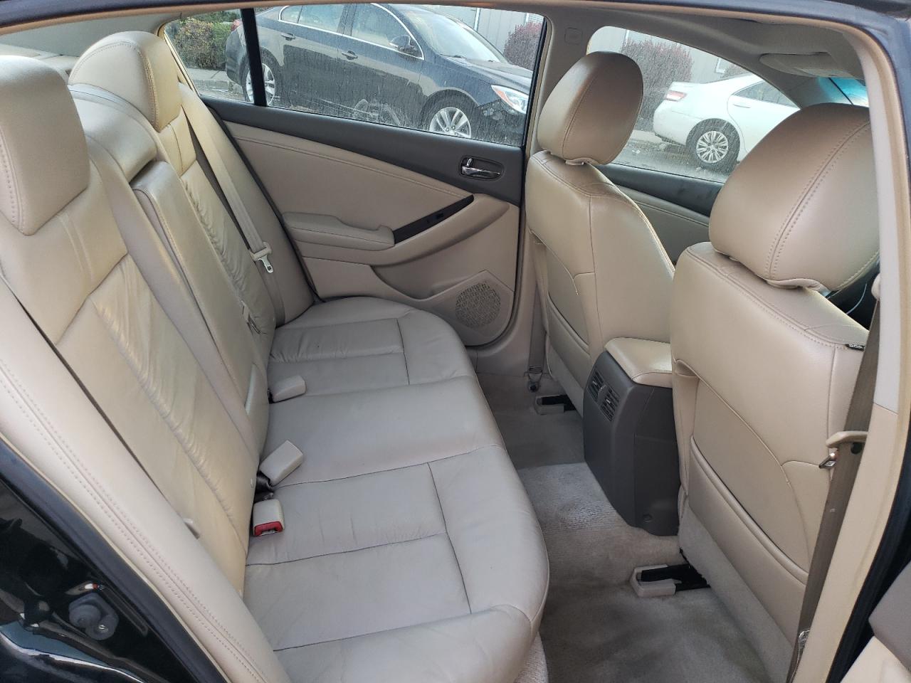 2010 Nissan Altima - Image 10