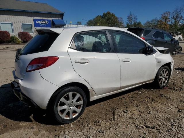 Хетчбеки MAZDA 2 2013 Білий