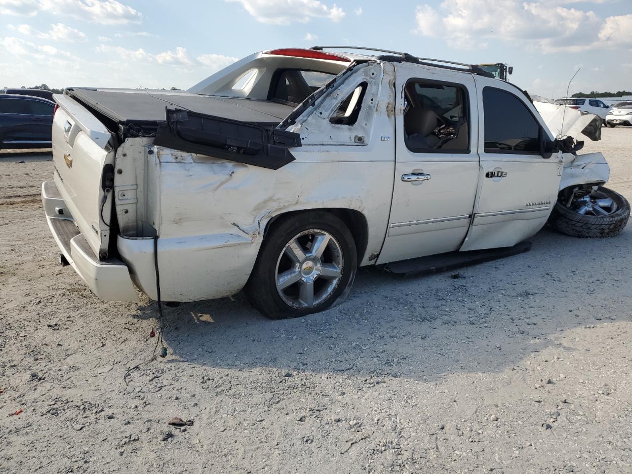 2011 Chevrolet Avalanche Ltz VIN: 3GNTKGE33BG341353 Lot: 61023715