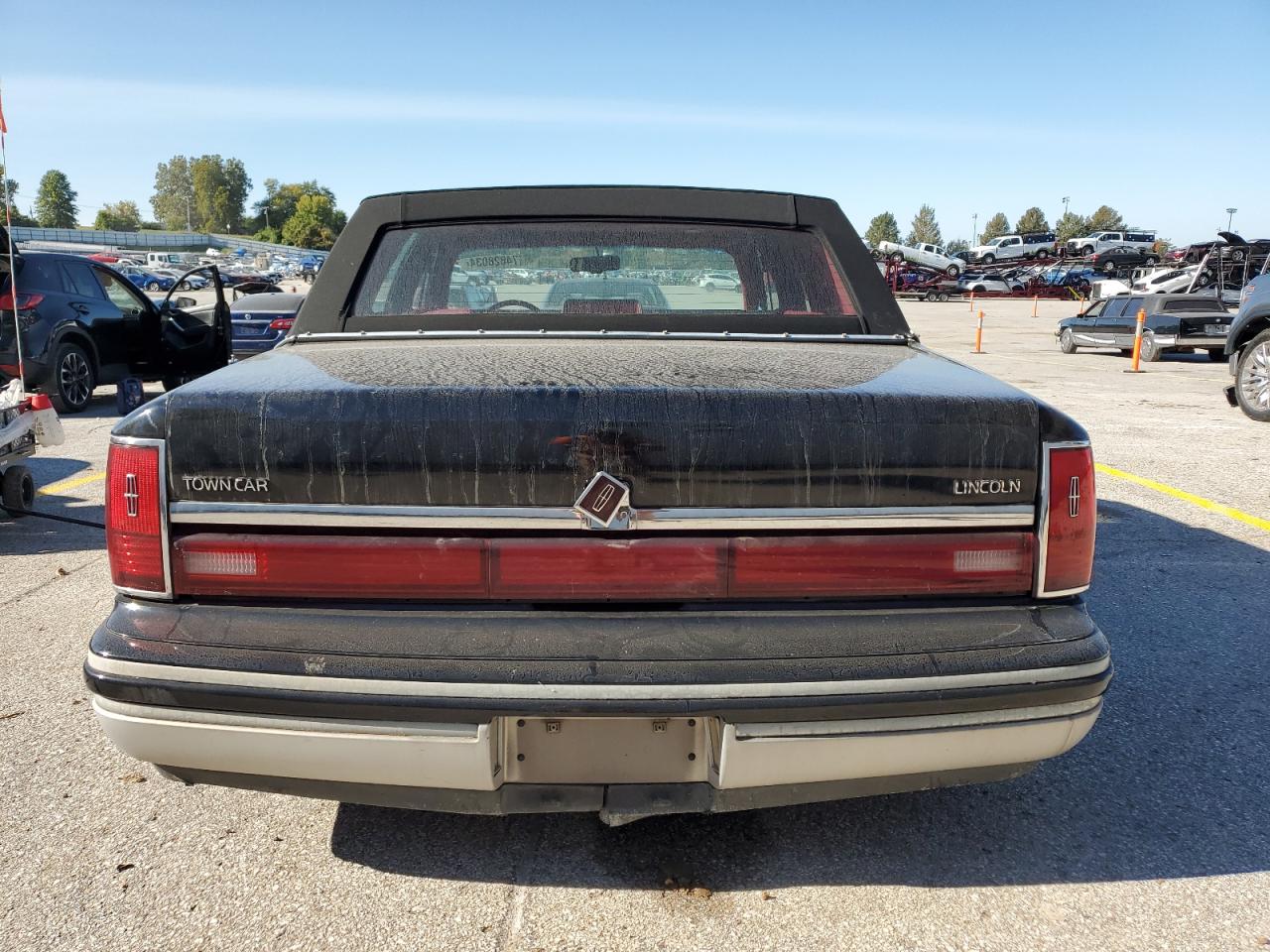 1991 Lincoln Town Car - Image 6