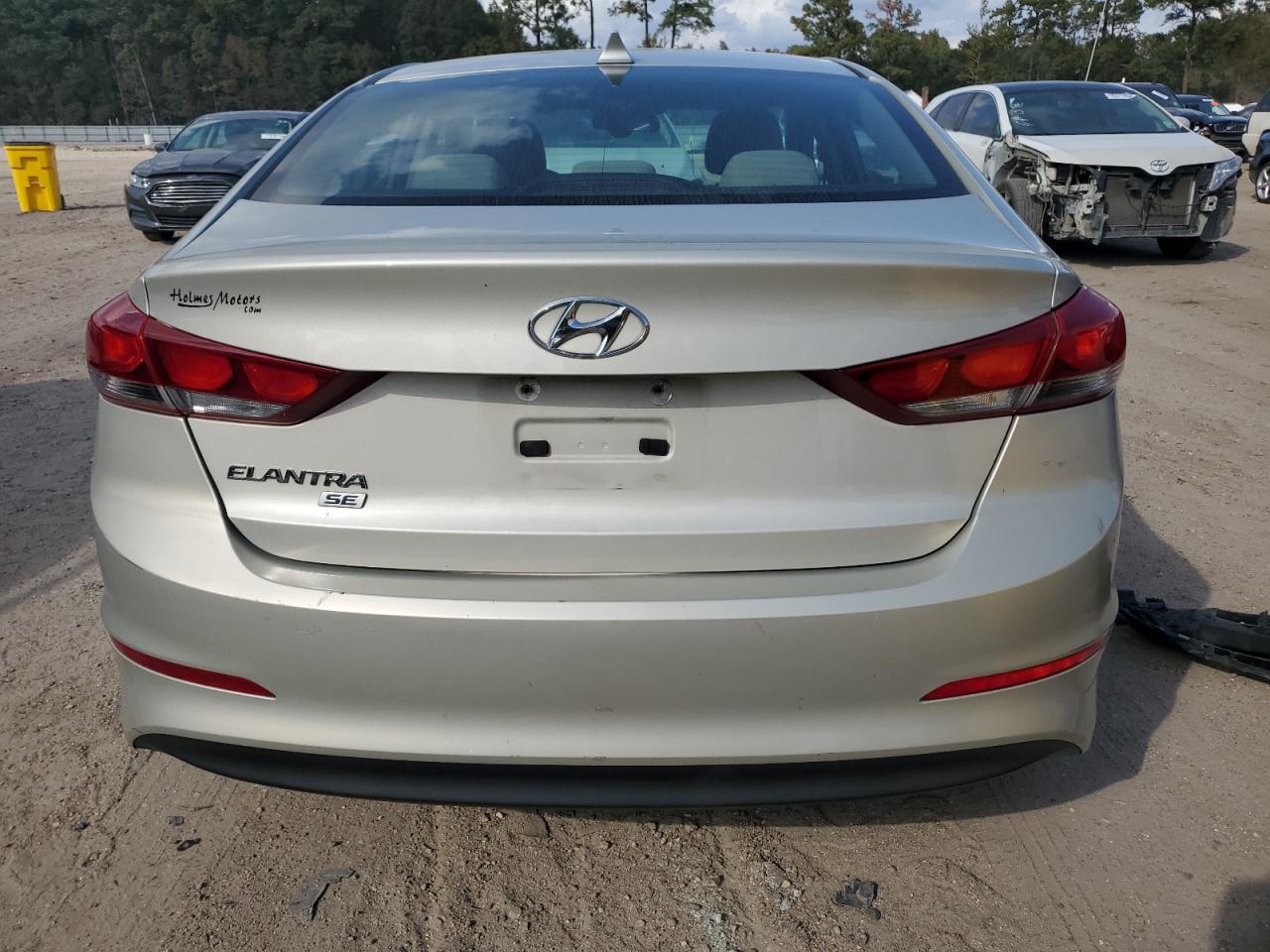 2017 Hyundai Elantra - Image 6