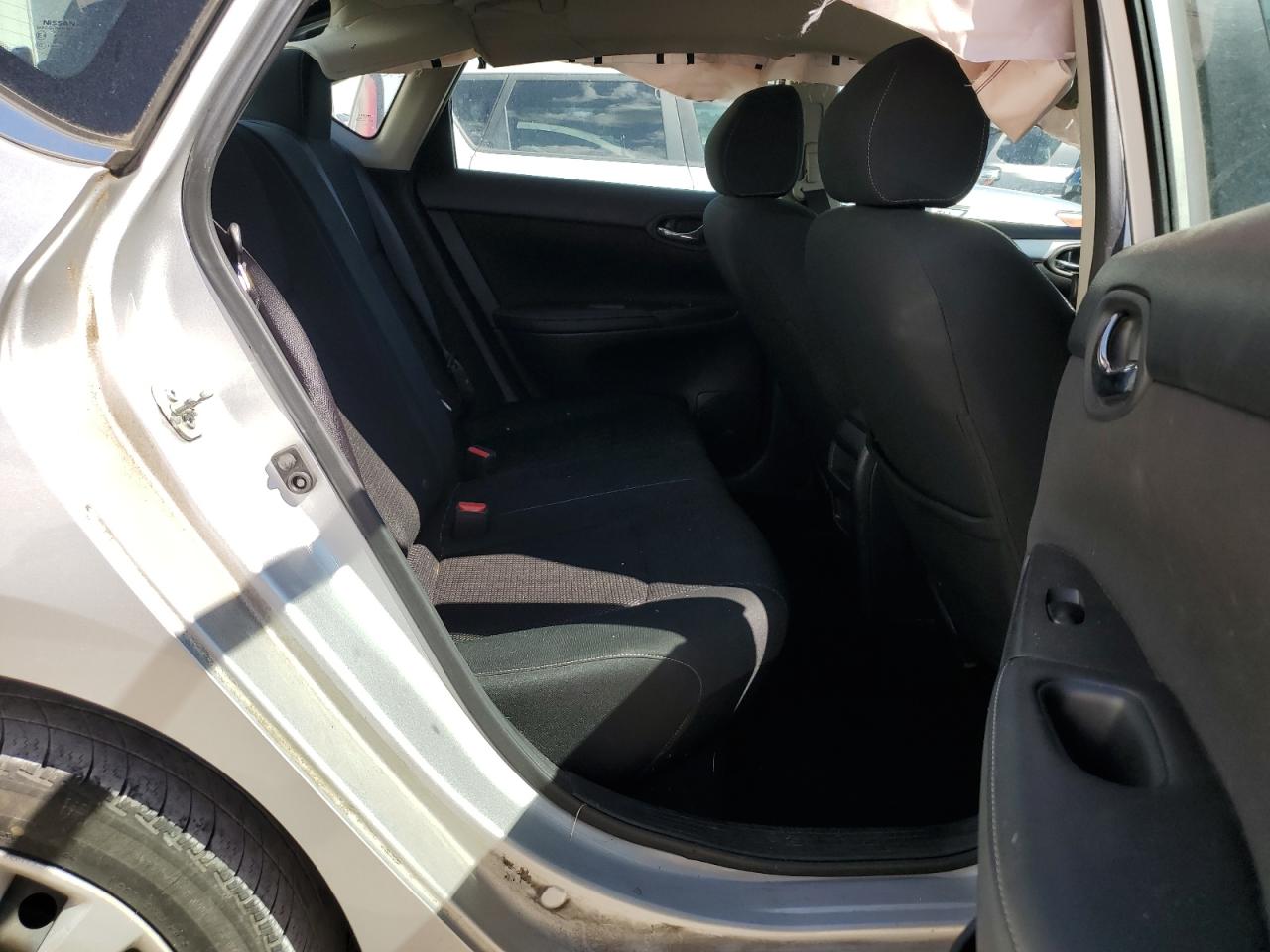2019 Nissan Sentra - Image 10