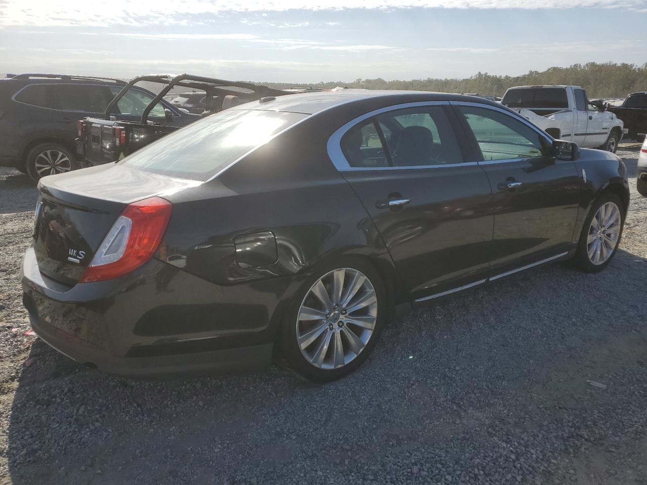 2014 Lincoln MKS - Image 3