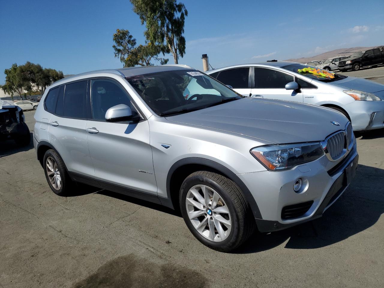 VIN 5UXWY3C56G0N88782 2016 BMW X3 no.4