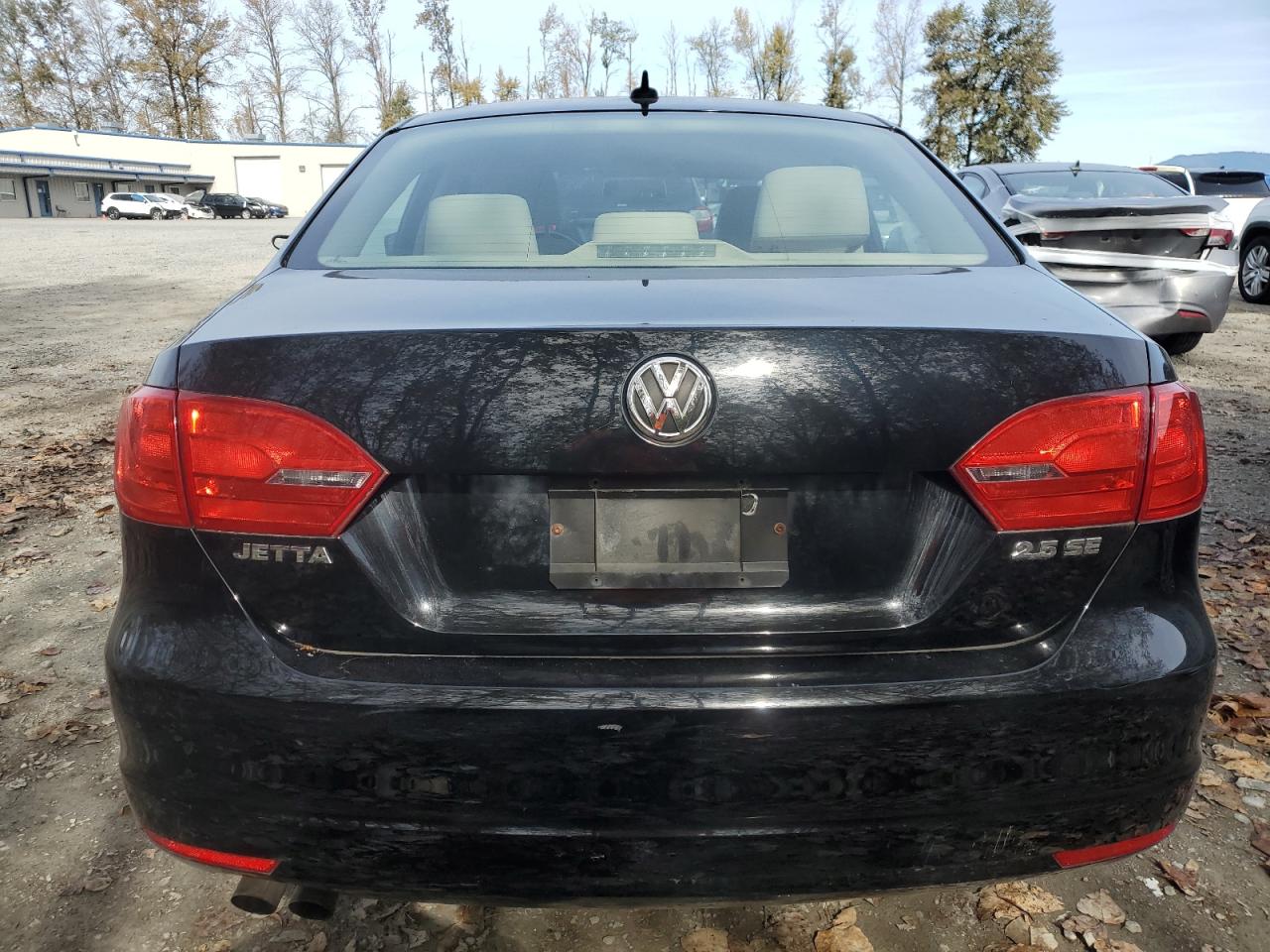 3VWDZ7AJ7BM393743 2011 Volkswagen Jetta Se