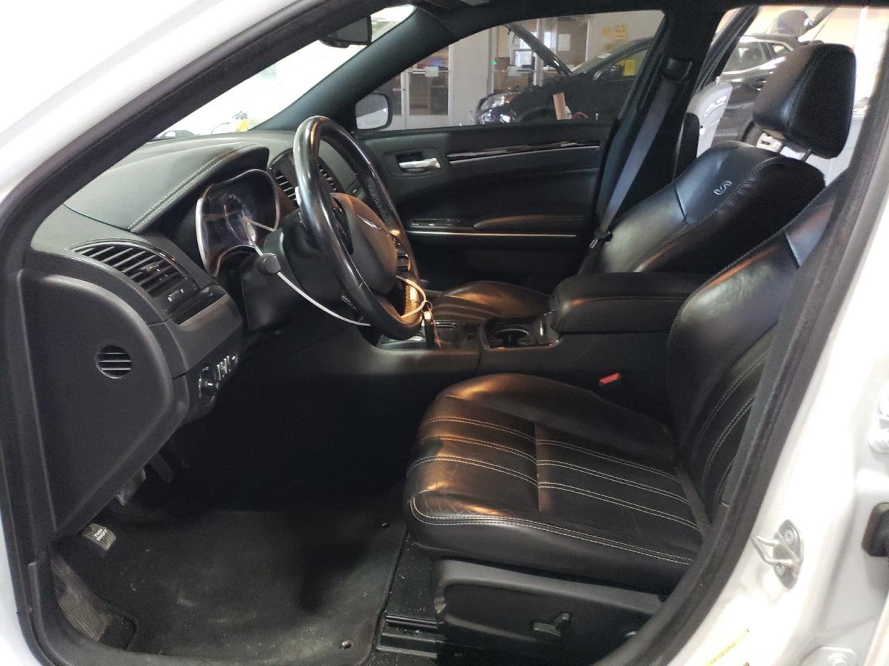 2021 Chrysler 300 - Image 7