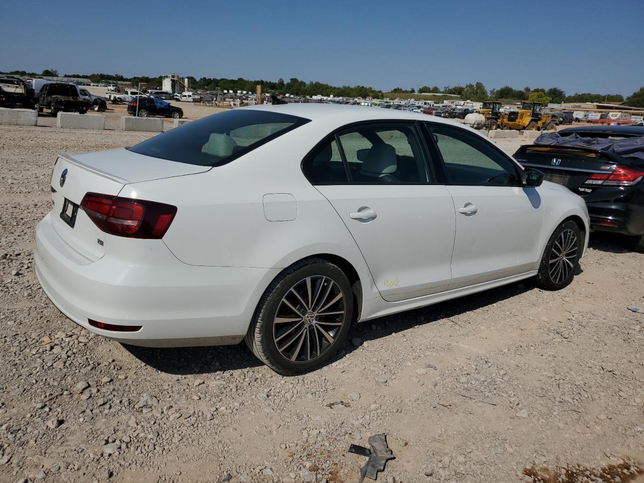 2016 Volkswagen Jetta - Image 3