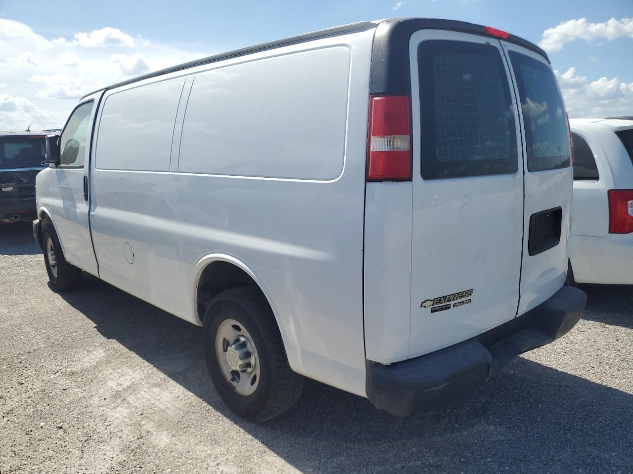 VIN 1GCWGFBA4D1116932 2013 CHEVROLET EXPRESS no.2