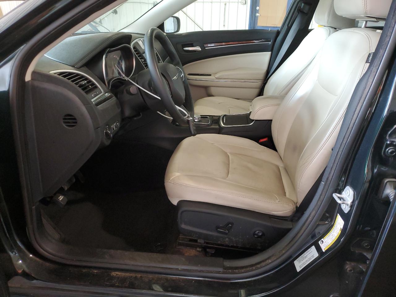 2016 Chrysler 300 Limited VIN: 2C3CCAAG4GH224601 Lot: 76097924