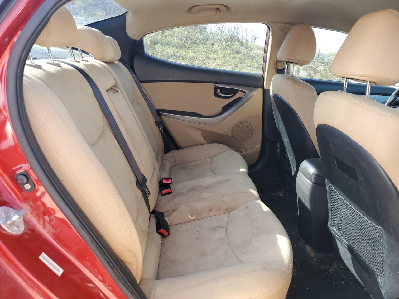 2013 Hyundai Elantra - Image 10