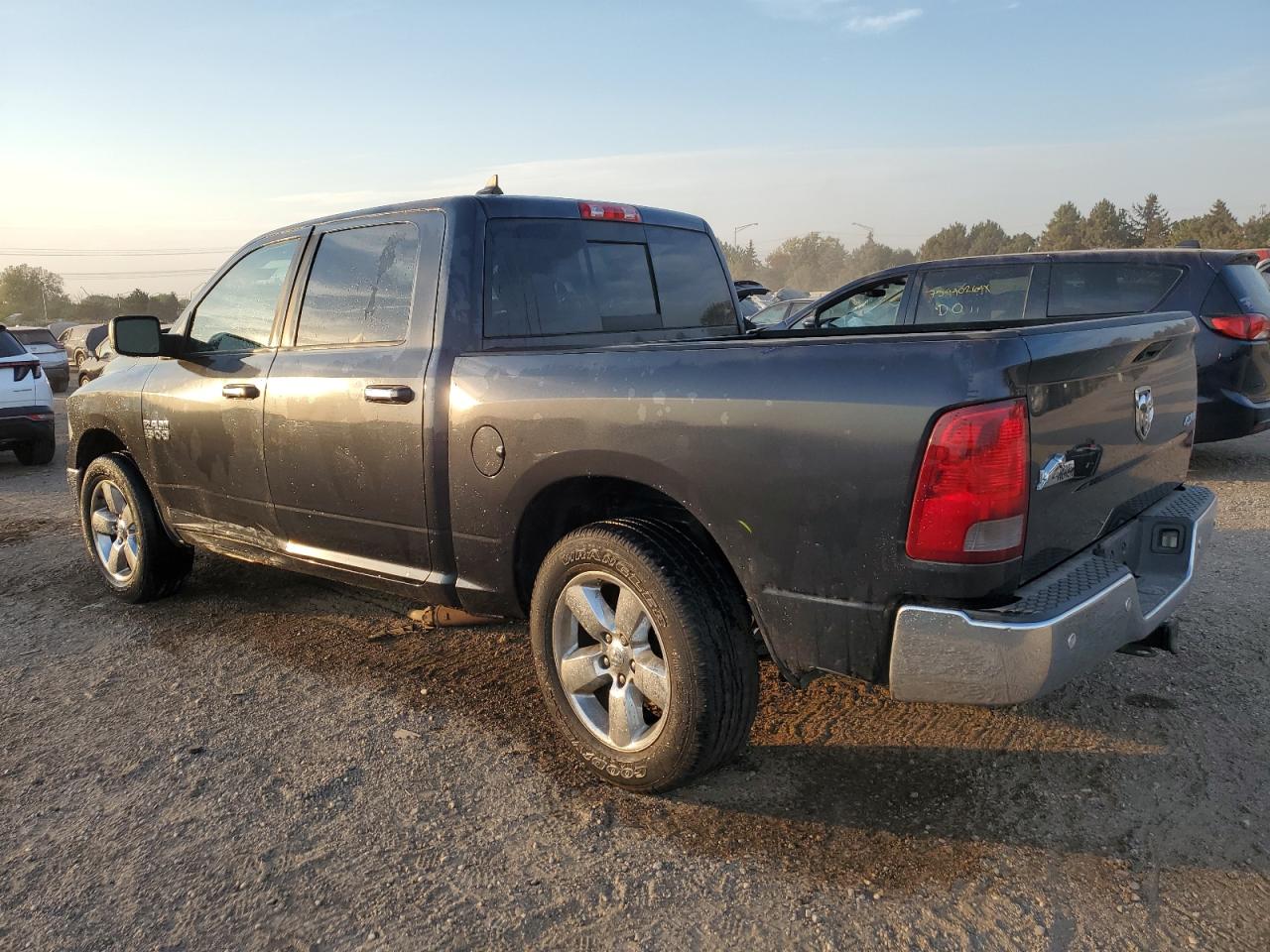 2016 RAM 1500 - Image 2