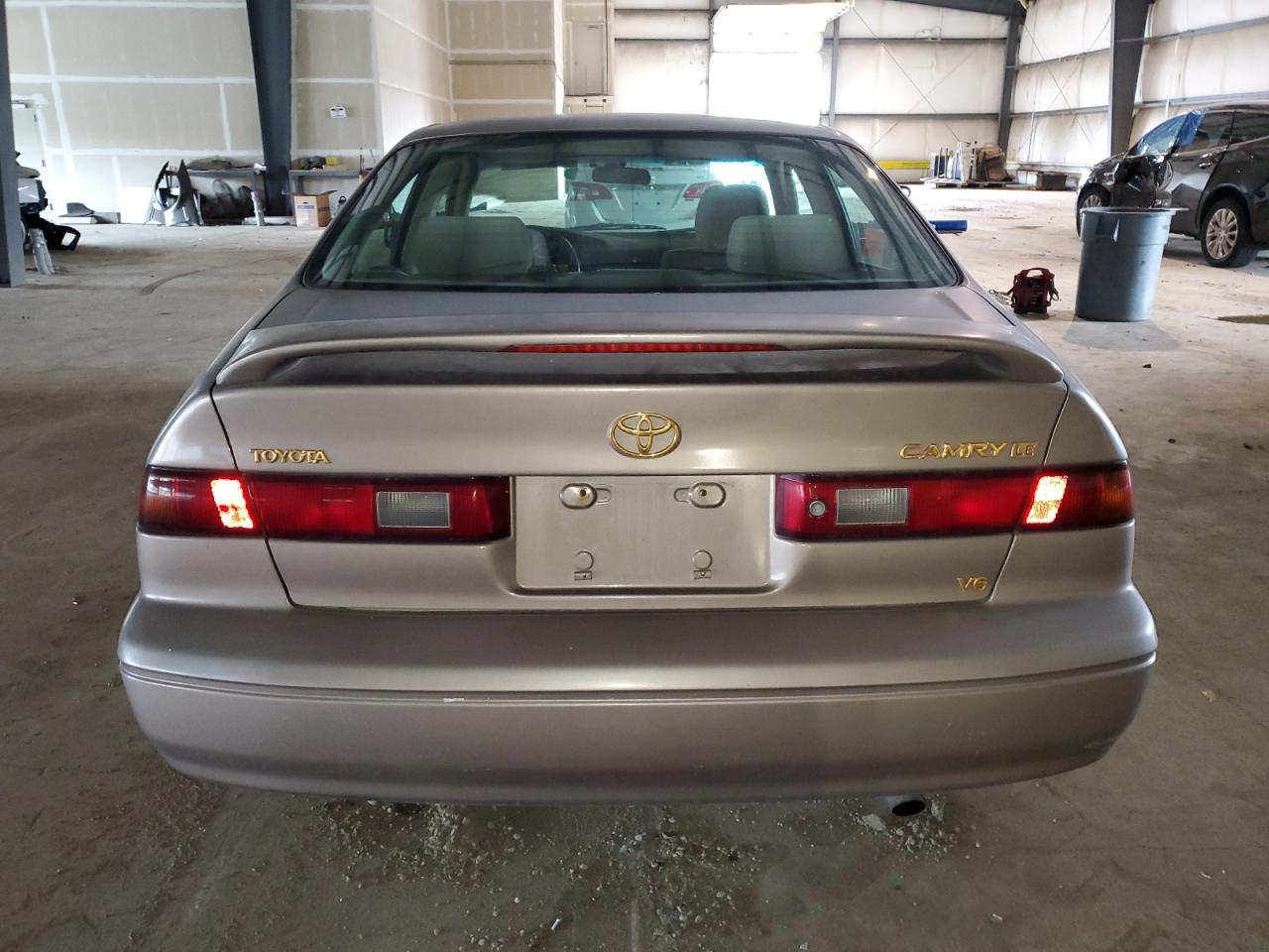 1999 Toyota Camry Le VIN: JT2BF28K7X0185143 Lot: 71549584