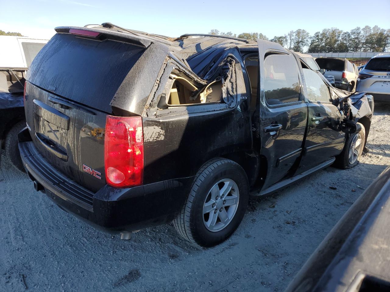 2013 GMC Yukon - Image 3