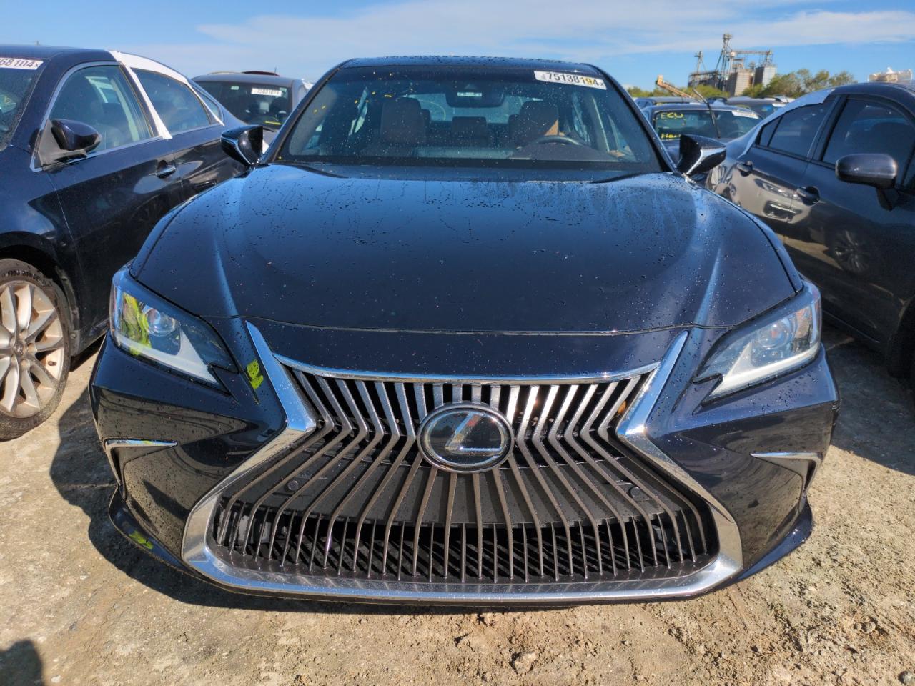 2020 Lexus ES - Image 5