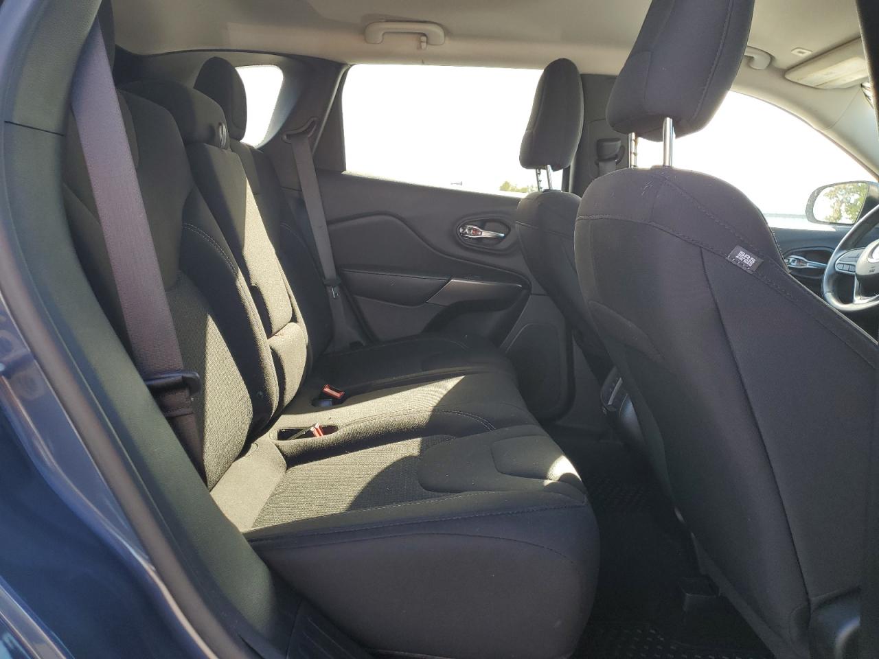 2019 Jeep Grand Cherokee - Image 11