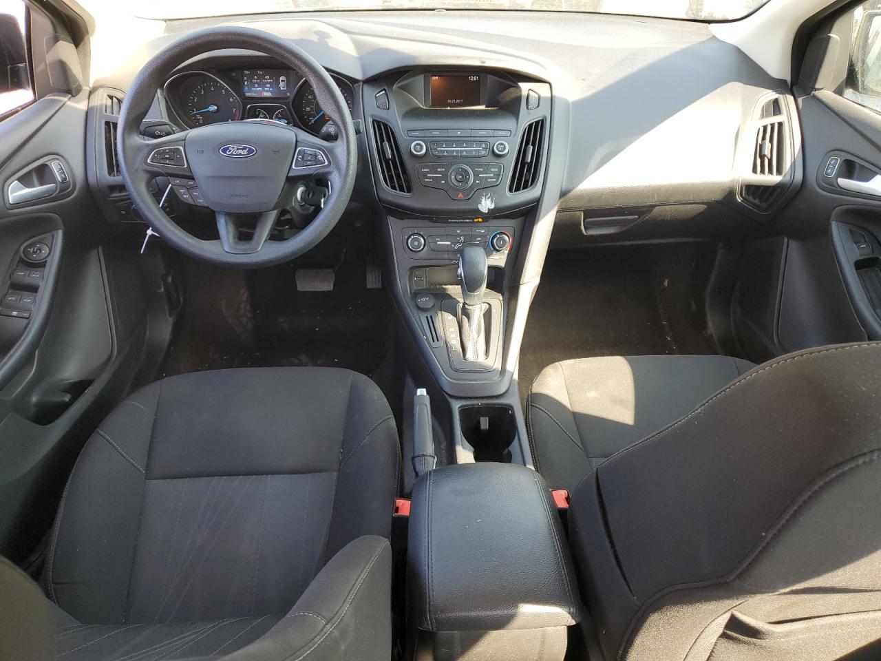 1FADP3F29JL200940 2018 Ford Focus Se