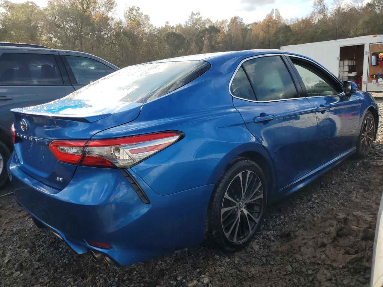 VIN 4T1B11HK5JU124420 2018 TOYOTA CAMRY no.3