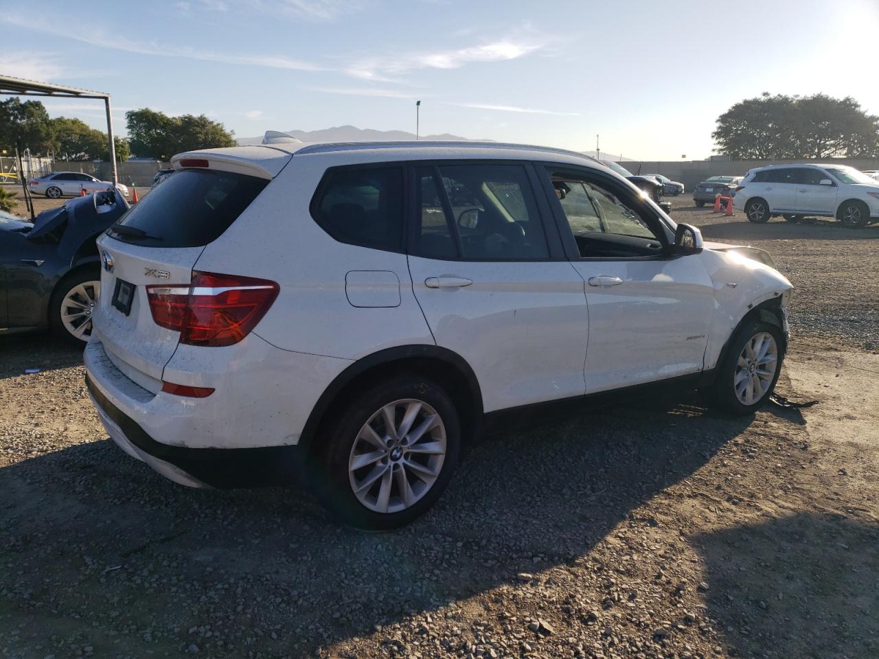 VIN 5UXWX9C52H0T09108 2017 BMW X3 no.3