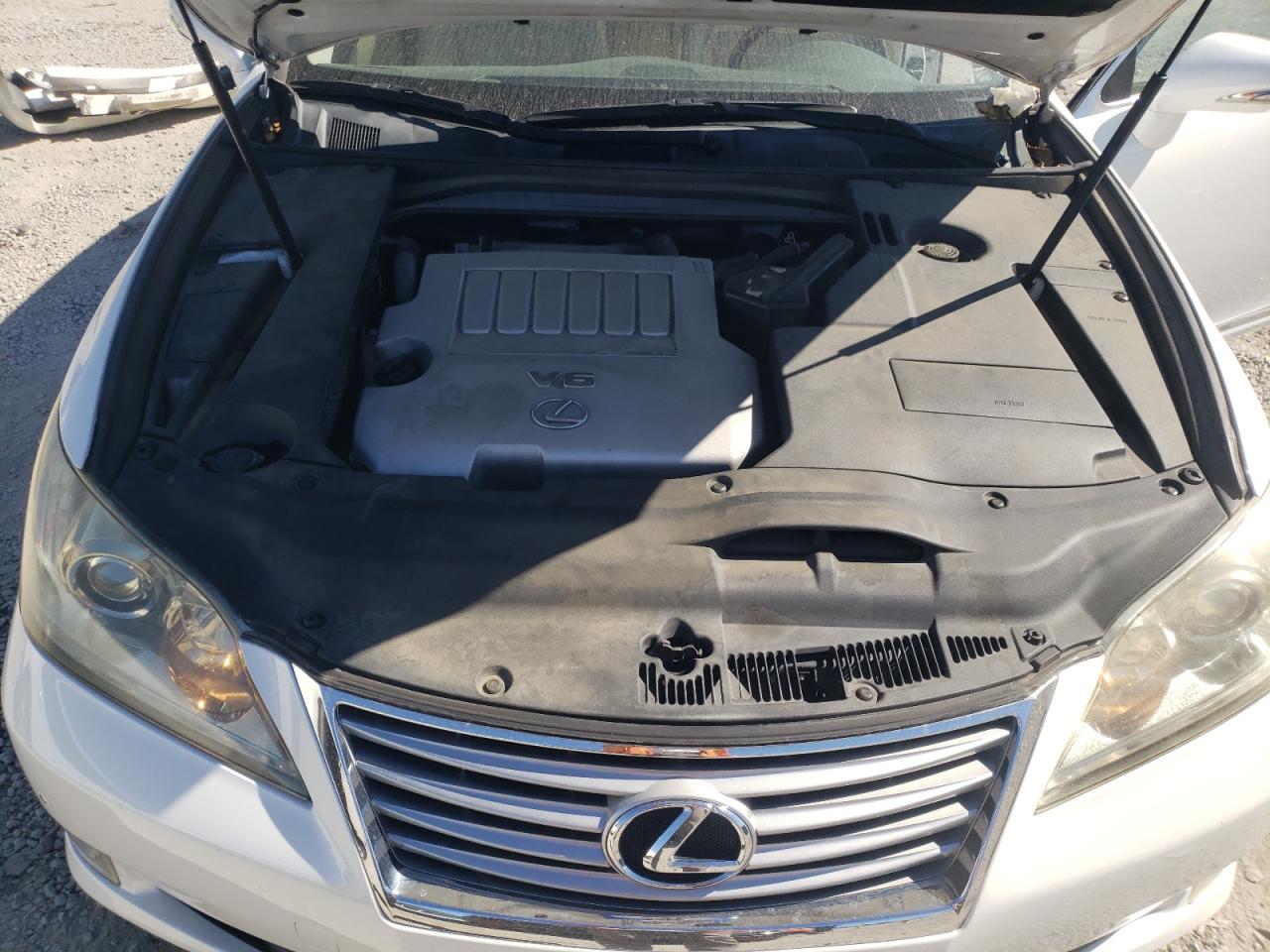 2010 Lexus ES - Image 11