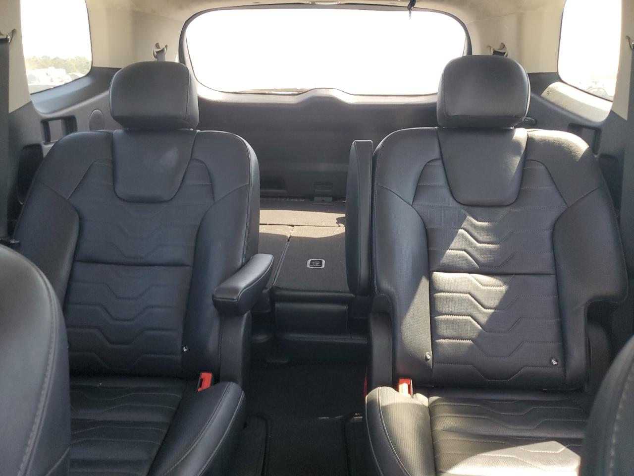 2022 Kia Telluride - Image 10