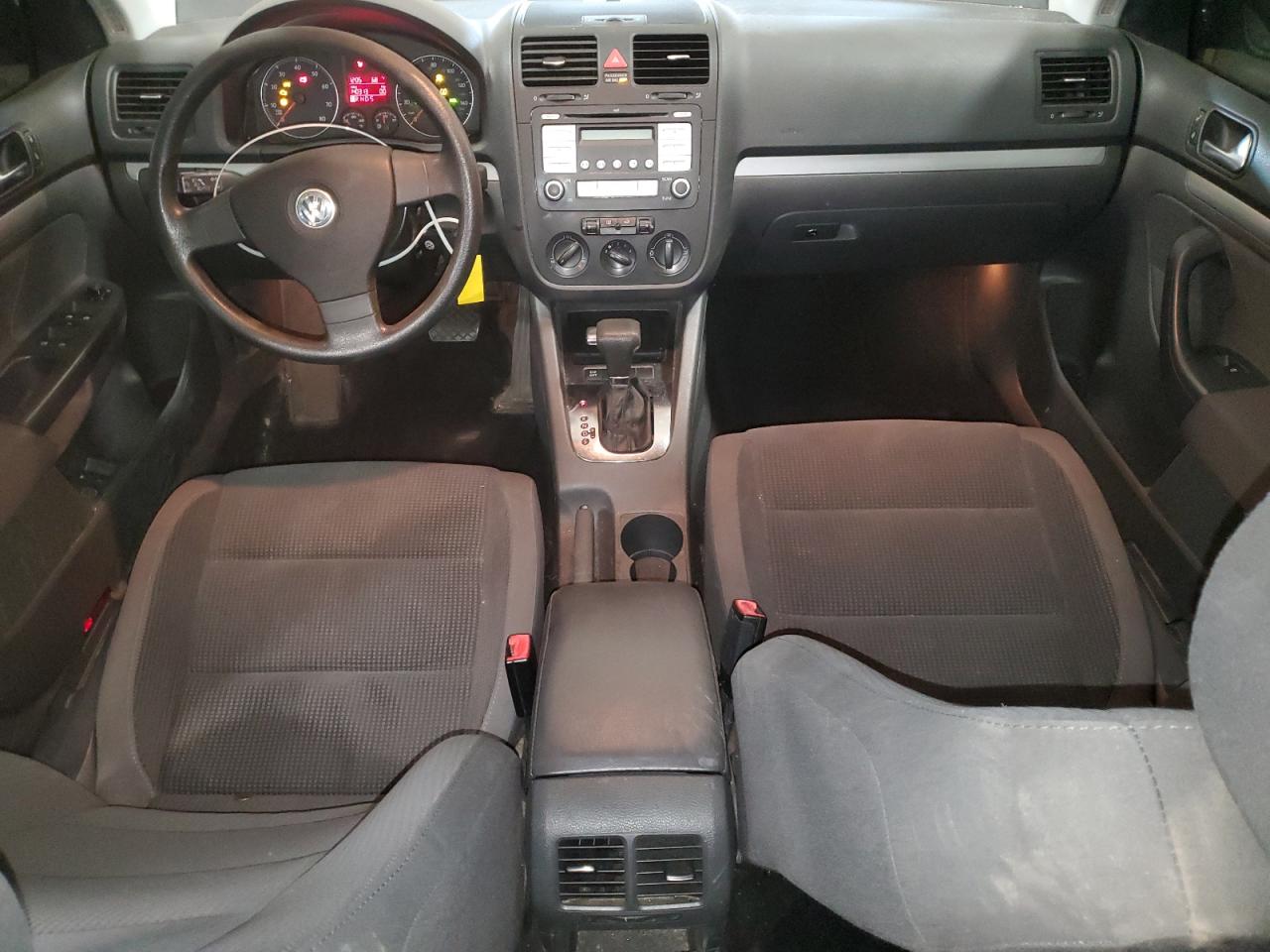 2009 Volkswagen Jetta - Image 8