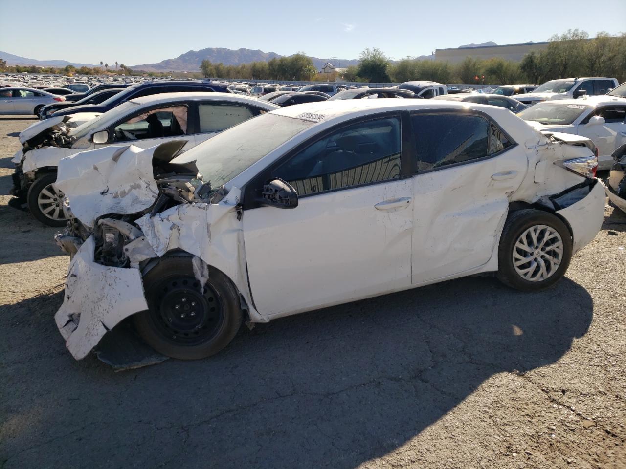 VIN 2T1BURHEXHC762433 2017 TOYOTA COROLLA no.1