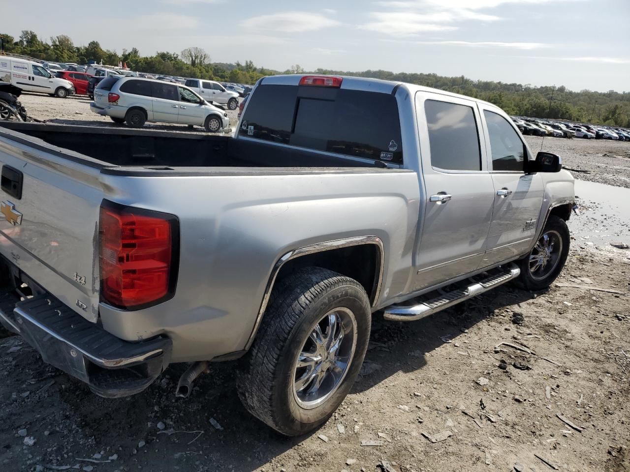 2015 Chevrolet Silverado - Image 3