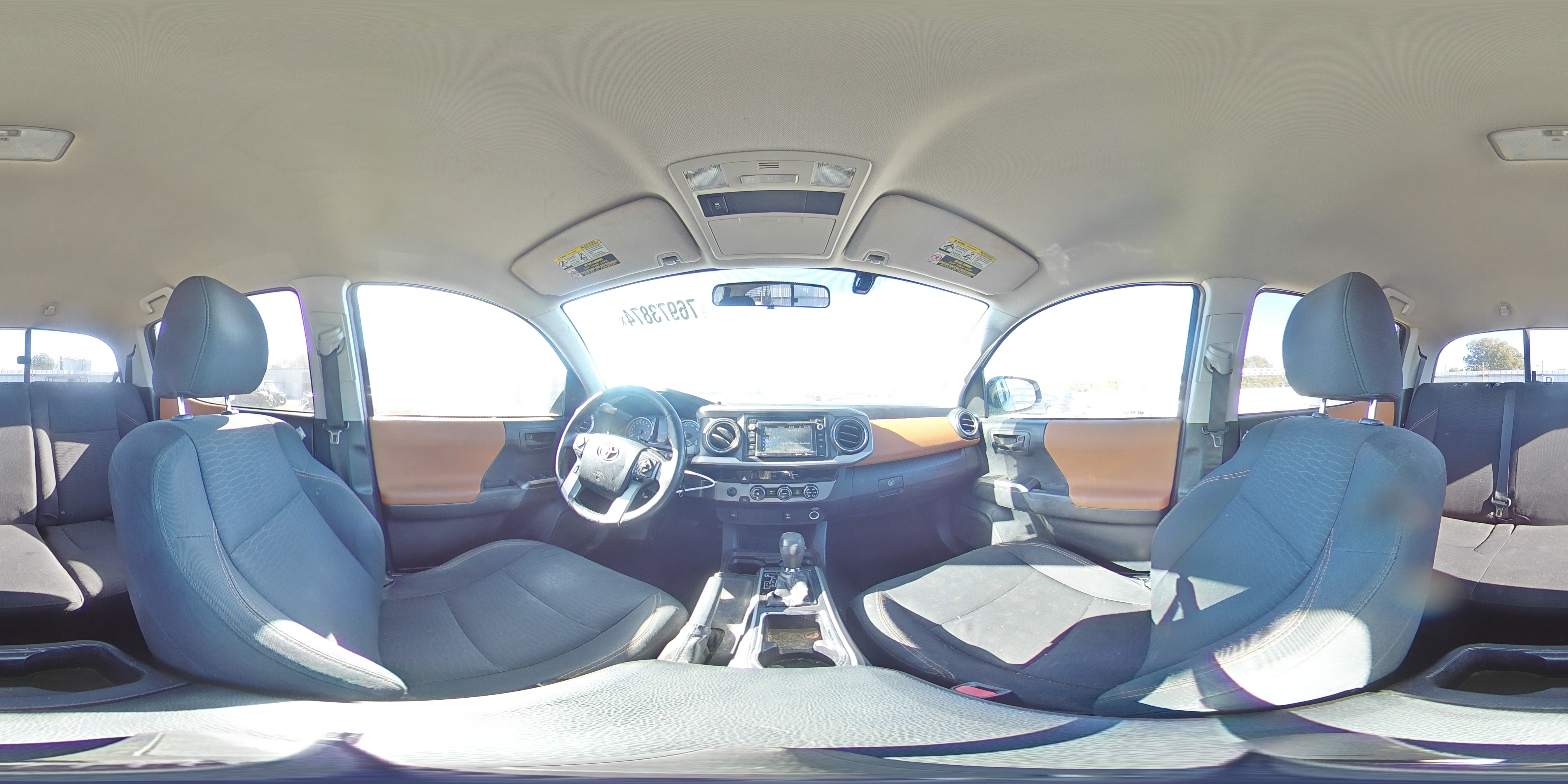 2016 Toyota Tacoma - Image 12