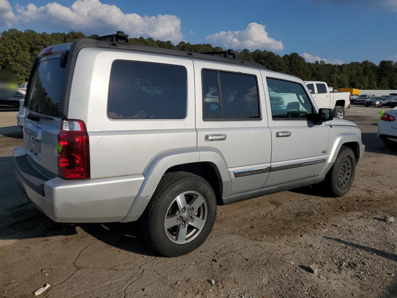 2006 Jeep Commander - Image 3